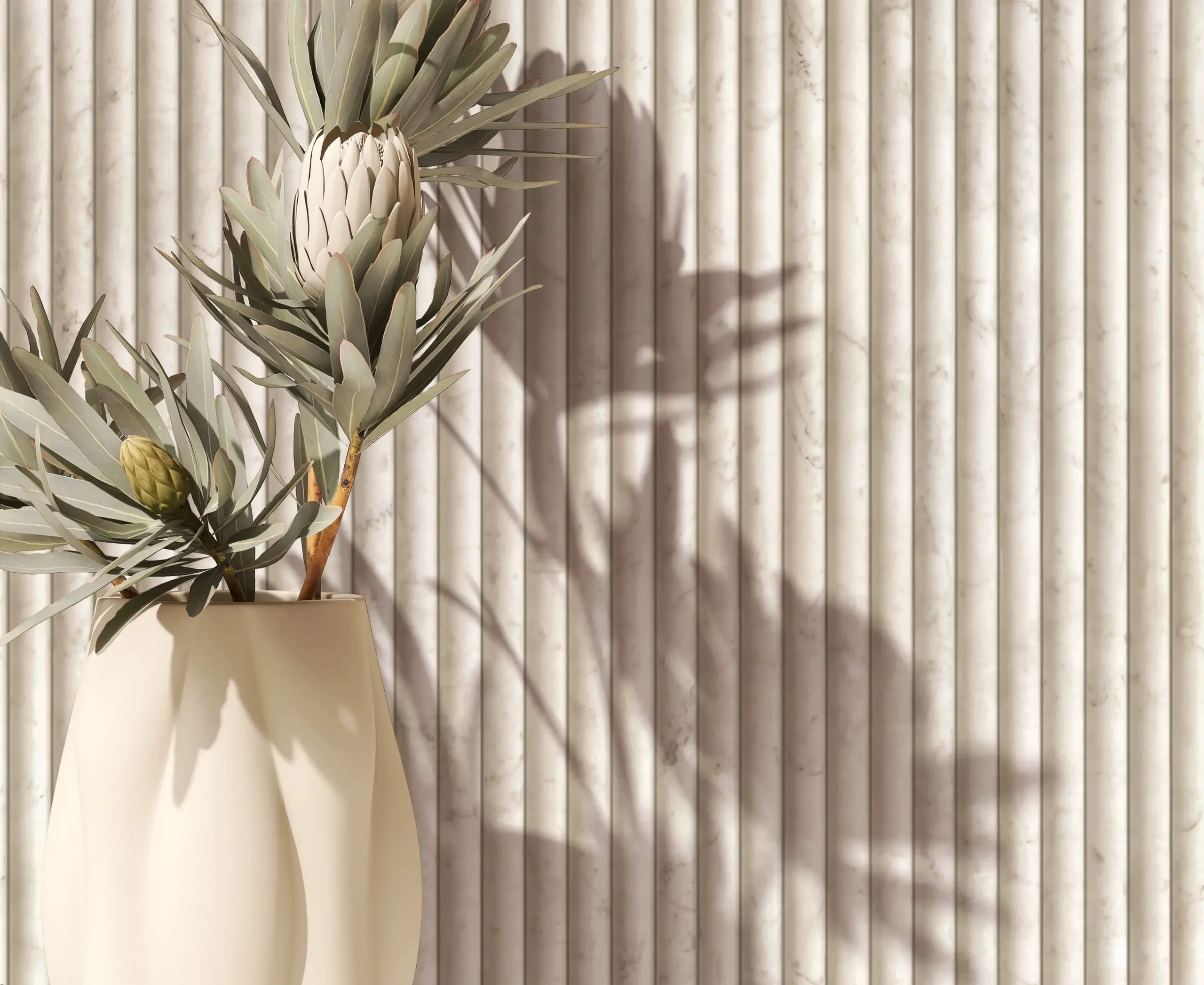 klassische streifentapete mit vertikalen beigen Linien im Wohnzimmer